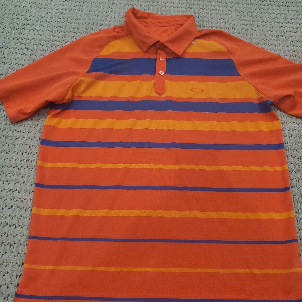 Mens short sleeve Oakley shirt